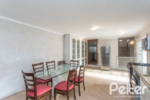Casa à venda com 334m², 4 dormitórios, 2 suítes, 4 vagas, no bairro Jardim Isabel em Porto Alegre