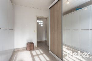 Casa à venda com 334m², 4 dormitórios, 2 suítes, 4 vagas, no bairro Jardim Isabel em Porto Alegre