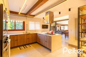 Casa em Condomínio à venda com 315m², 3 dormitórios, 3 suítes, 4 vagas, no bairro Cavalhada em PORTO ALEGRE