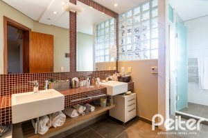 Casa em Condomínio à venda com 315m², 3 dormitórios, 3 suítes, 4 vagas, no bairro Cavalhada em PORTO ALEGRE