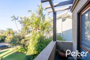 Casa em Condomínio à venda com 315m², 3 dormitórios, 3 suítes, 4 vagas, no bairro Cavalhada em PORTO ALEGRE