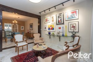 Casa à venda com 300m², 3 dormitórios, 1 suíte, 3 vagas, no bairro Ipanema em Porto Alegre