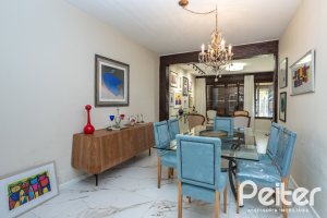 Casa à venda com 300m², 3 dormitórios, 1 suíte, 3 vagas, no bairro Ipanema em Porto Alegre