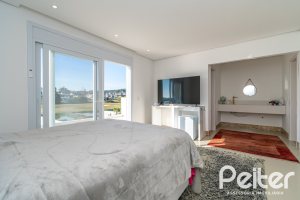 Casa em Condomínio à venda com 349m², 5 dormitórios, 5 suítes, 4 vagas, no bairro Terra Ville em PORTO ALEGRE