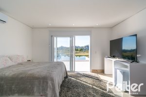Casa em Condomínio à venda com 349m², 5 dormitórios, 5 suítes, 4 vagas, no bairro Terra Ville em PORTO ALEGRE