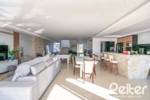 Casa em Condomínio à venda com 349m², 5 dormitórios, 5 suítes, 4 vagas, no bairro Terra Ville em PORTO ALEGRE