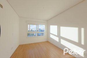 Apartamento à venda com 143m², 3 dormitórios, 1 suíte, 2 vagas, no bairro Tristeza em PORTO ALEGRE