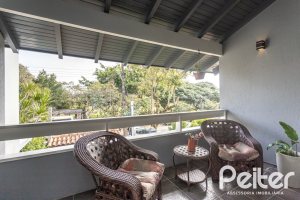 Casa à venda com 308m², 4 dormitórios, 1 suíte, 2 vagas, no bairro Ipanema em Porto Alegre