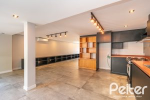 Casa em Condomínio à venda com 248m², 3 dormitórios, 2 suítes, 2 vagas, no bairro Vila Nova em Porto Alegre