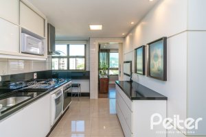 Apartamento à venda com 143m², 3 dormitórios, 1 suíte, 2 vagas, no bairro Tristeza em PORTO ALEGRE