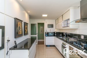 Apartamento à venda com 143m², 3 dormitórios, 1 suíte, 2 vagas, no bairro Tristeza em PORTO ALEGRE