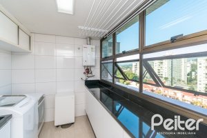 Apartamento à venda com 143m², 3 dormitórios, 1 suíte, 2 vagas, no bairro Tristeza em PORTO ALEGRE