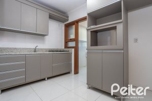 Cobertura à venda com 213m², 3 dormitórios, 1 suíte, 1 vaga, no bairro Tristeza em Porto Alegre