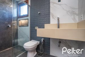 Cobertura à venda com 213m², 3 dormitórios, 1 suíte, 1 vaga, no bairro Tristeza em Porto Alegre