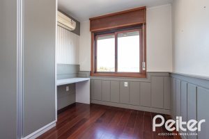 Cobertura à venda com 213m², 3 dormitórios, 1 suíte, 1 vaga, no bairro Tristeza em Porto Alegre