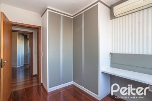 Cobertura à venda com 213m², 3 dormitórios, 1 suíte, 1 vaga, no bairro Tristeza em Porto Alegre