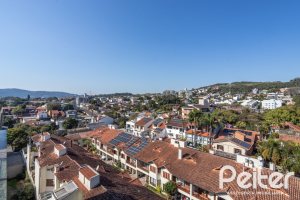 Cobertura à venda com 213m², 3 dormitórios, 1 suíte, 1 vaga, no bairro Tristeza em Porto Alegre