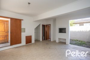 Casa em Condomínio à venda com 193m², 3 dormitórios, 1 suíte, 2 vagas, no bairro Nonoai em Porto Alegre