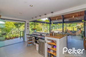 Casa em Condomínio à venda com 395m², 4 dormitórios, 4 suítes, 4 vagas, no bairro Alphaville em PORTO ALEGRE