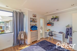 Casa em Condomínio à venda com 395m², 4 dormitórios, 4 suítes, 4 vagas, no bairro Alphaville em PORTO ALEGRE