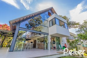 Casa em Condomínio à venda com 395m², 4 dormitórios, 4 suítes, 4 vagas, no bairro Alphaville em PORTO ALEGRE