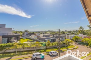 Casa em Condomínio à venda com 395m², 4 dormitórios, 4 suítes, 4 vagas, no bairro Alphaville em PORTO ALEGRE