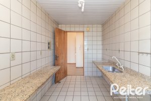 Apartamento à venda com 70m², 2 dormitórios, 1 vaga, no bairro Tristeza em Porto Alegre