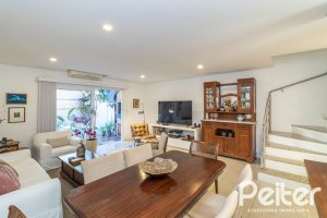 Casa em Condomínio à venda com 189m², 3 dormitórios, 1 suíte, 3 vagas, no bairro Tristeza em Porto Alegre