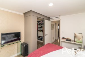 Casa em Condomínio à venda com 189m², 3 dormitórios, 1 suíte, 3 vagas, no bairro Tristeza em Porto Alegre