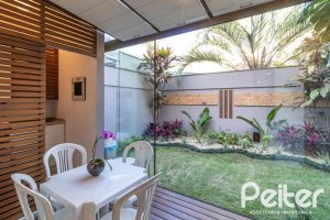 Casa em Condomínio à venda com 189m², 3 dormitórios, 1 suíte, 3 vagas, no bairro Tristeza em Porto Alegre