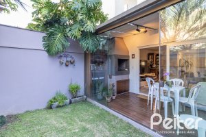 Casa em Condomínio à venda com 189m², 3 dormitórios, 1 suíte, 3 vagas, no bairro Tristeza em Porto Alegre