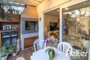 Casa em Condomínio à venda com 189m², 3 dormitórios, 1 suíte, 3 vagas, no bairro Tristeza em Porto Alegre