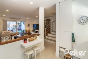 Casa em Condomínio à venda com 189m², 3 dormitórios, 1 suíte, 3 vagas, no bairro Tristeza em Porto Alegre