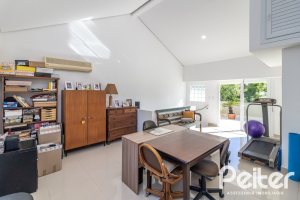 Casa em Condomínio à venda com 189m², 3 dormitórios, 1 suíte, 3 vagas, no bairro Tristeza em Porto Alegre