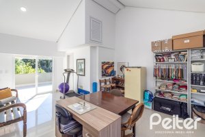 Casa em Condomínio à venda com 189m², 3 dormitórios, 1 suíte, 3 vagas, no bairro Tristeza em Porto Alegre