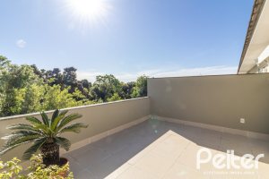 Casa em Condomínio à venda com 189m², 3 dormitórios, 1 suíte, 3 vagas, no bairro Tristeza em Porto Alegre