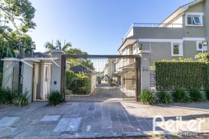 Casa em Condomínio à venda com 189m², 3 dormitórios, 1 suíte, 3 vagas, no bairro Tristeza em Porto Alegre