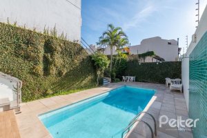 Casa em Condomínio à venda com 229m², 3 dormitórios, 3 suítes, 4 vagas, no bairro Cristal em Porto Alegre