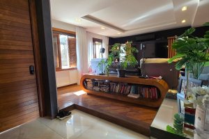 Casa em Condomínio à venda com 229m², 3 dormitórios, 3 suítes, 4 vagas, no bairro Cristal em Porto Alegre