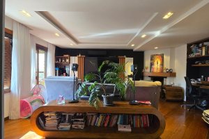 Casa em Condomínio à venda com 229m², 3 dormitórios, 3 suítes, 4 vagas, no bairro Cristal em Porto Alegre