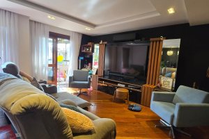 Casa em Condomínio à venda com 229m², 3 dormitórios, 3 suítes, 4 vagas, no bairro Cristal em Porto Alegre