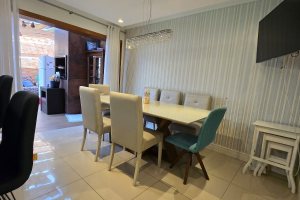 Casa em Condomínio à venda com 229m², 3 dormitórios, 3 suítes, 4 vagas, no bairro Cristal em Porto Alegre