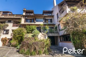 Casa em Condomínio à venda com 421m², 3 dormitórios, 3 suítes, 4 vagas, no bairro Tristeza em Porto Alegre