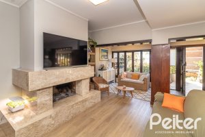 Casa em Condomínio à venda com 421m², 3 dormitórios, 3 suítes, 4 vagas, no bairro Tristeza em Porto Alegre