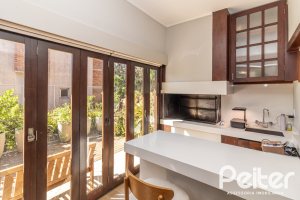 Casa em Condomínio à venda com 421m², 3 dormitórios, 3 suítes, 4 vagas, no bairro Tristeza em Porto Alegre