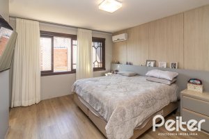 Casa em Condomínio à venda com 421m², 3 dormitórios, 3 suítes, 4 vagas, no bairro Tristeza em Porto Alegre