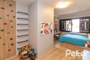 Casa em Condomínio à venda com 421m², 3 dormitórios, 3 suítes, 4 vagas, no bairro Tristeza em Porto Alegre