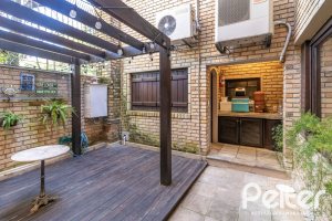 Casa em Condomínio à venda com 421m², 3 dormitórios, 3 suítes, 4 vagas, no bairro Tristeza em Porto Alegre