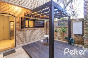 Casa em Condomínio à venda com 421m², 3 dormitórios, 3 suítes, 4 vagas, no bairro Tristeza em Porto Alegre