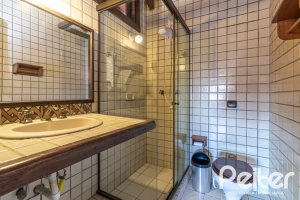 Casa em Condomínio à venda com 421m², 3 dormitórios, 3 suítes, 4 vagas, no bairro Tristeza em Porto Alegre